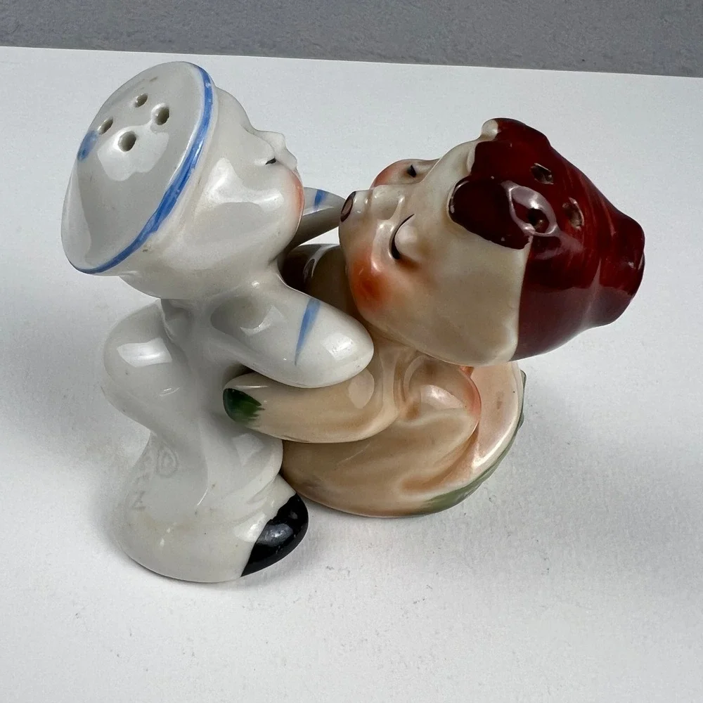 VTG Van Tellingen Salt Pepper Shakers 1940s Mermaid Sailor Kissing Ceramic 4in